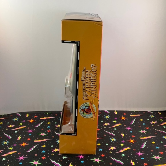 Where in the World is Carmen San Diego Handheld Game. - Picture 4 of 6